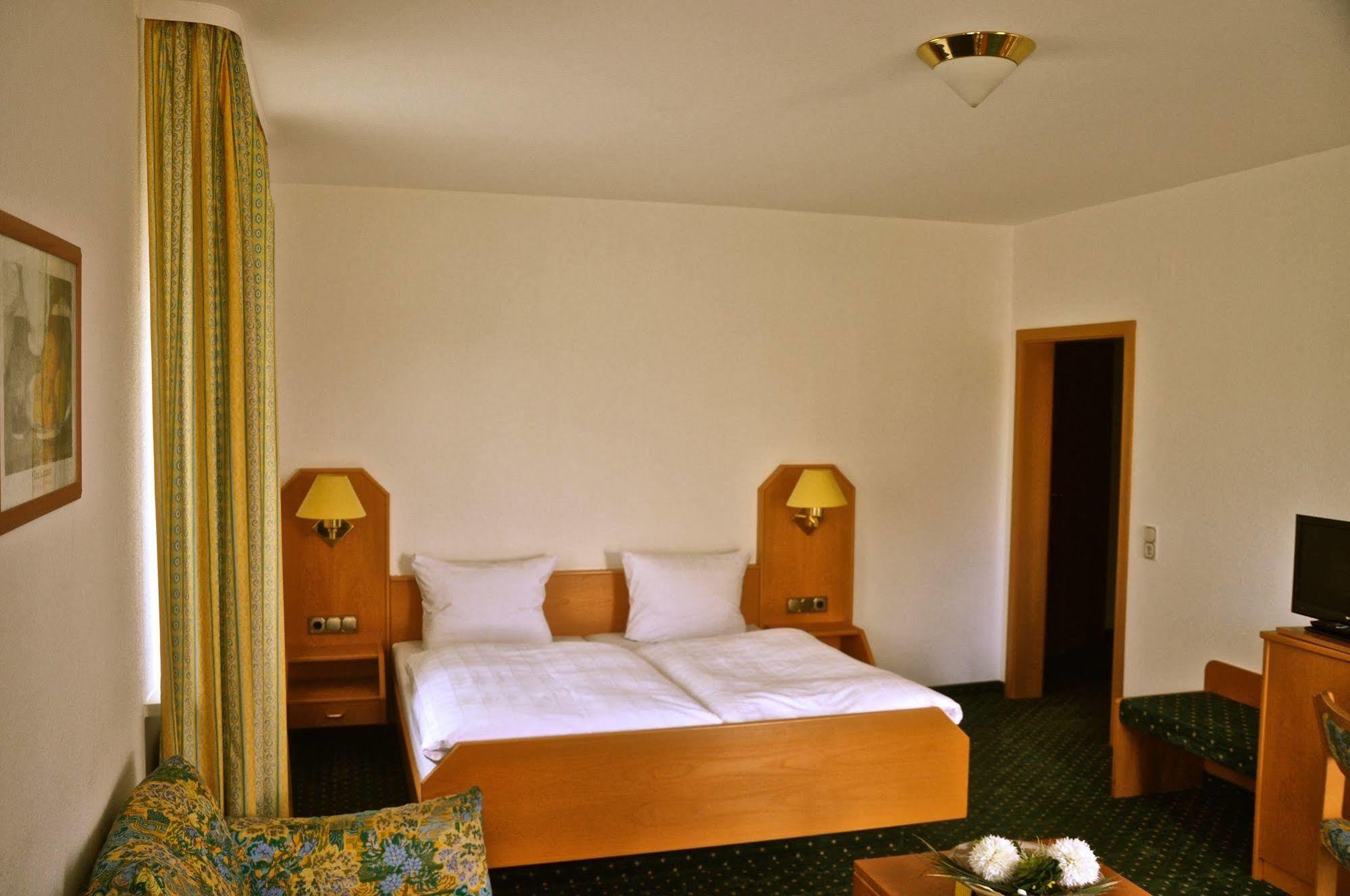 Hotel Hirsch Freudenstadt Exterior photo