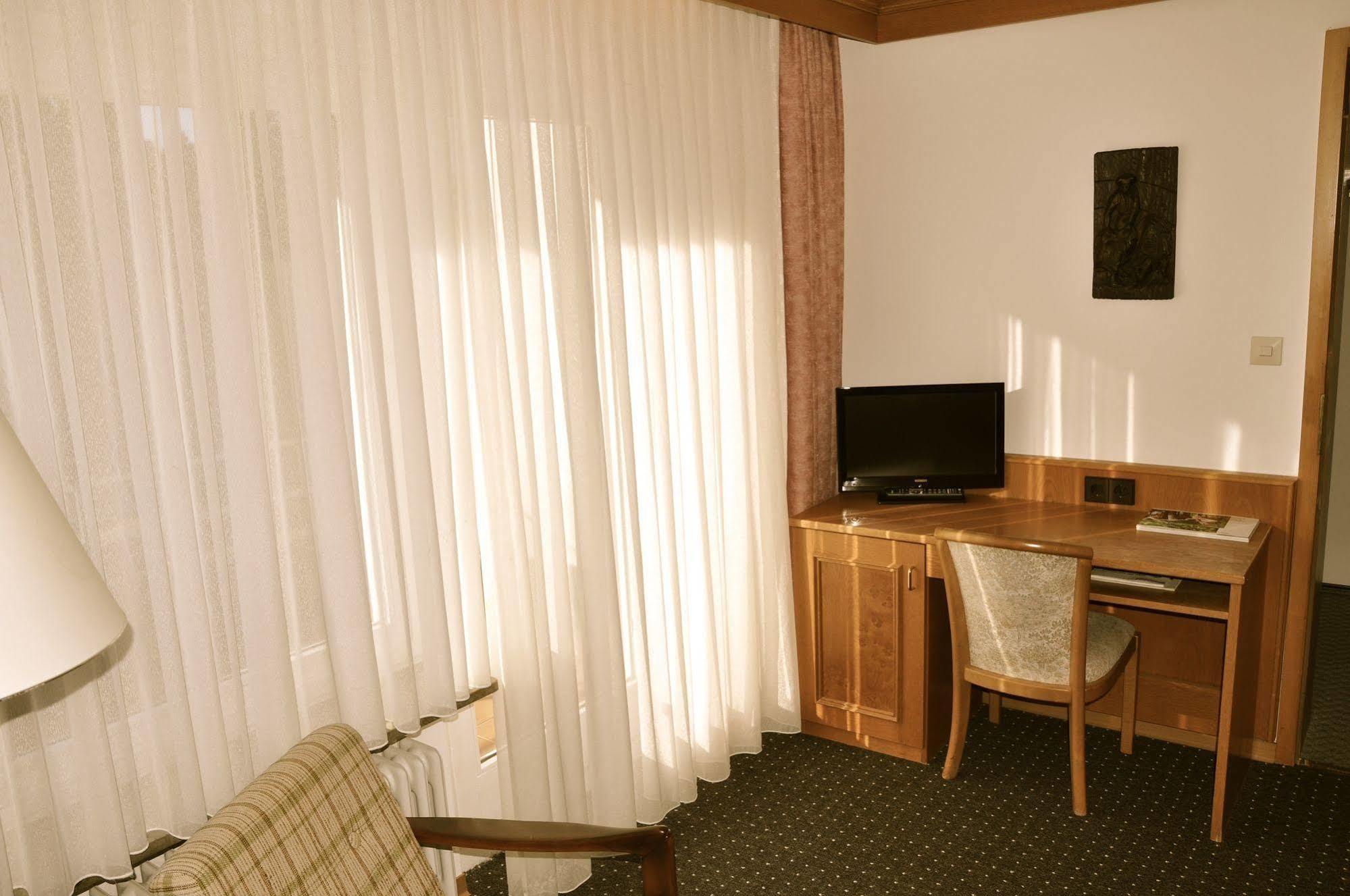Hotel Hirsch Freudenstadt Exterior photo